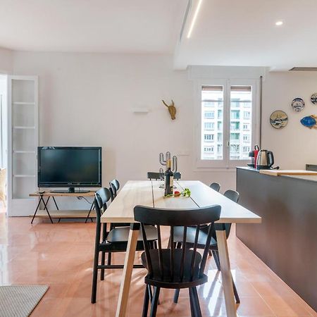 New Top Floor Apt With A Lot Of Light & Aircon 赫罗纳 外观 照片