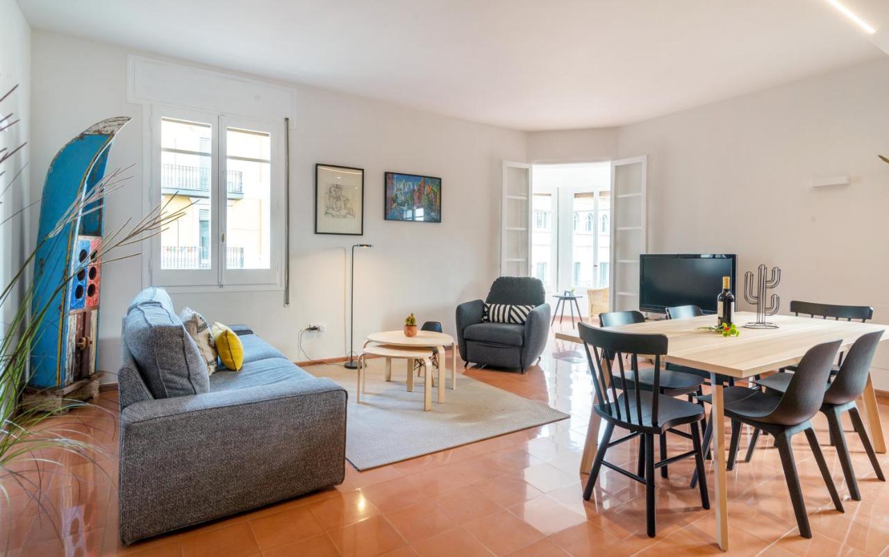 New Top Floor Apt With A Lot Of Light & Aircon 赫罗纳 外观 照片