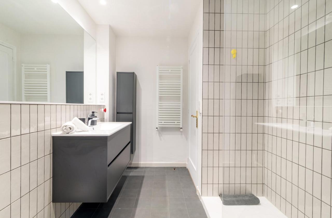 New Top Floor Apt With A Lot Of Light & Aircon 赫罗纳 外观 照片
