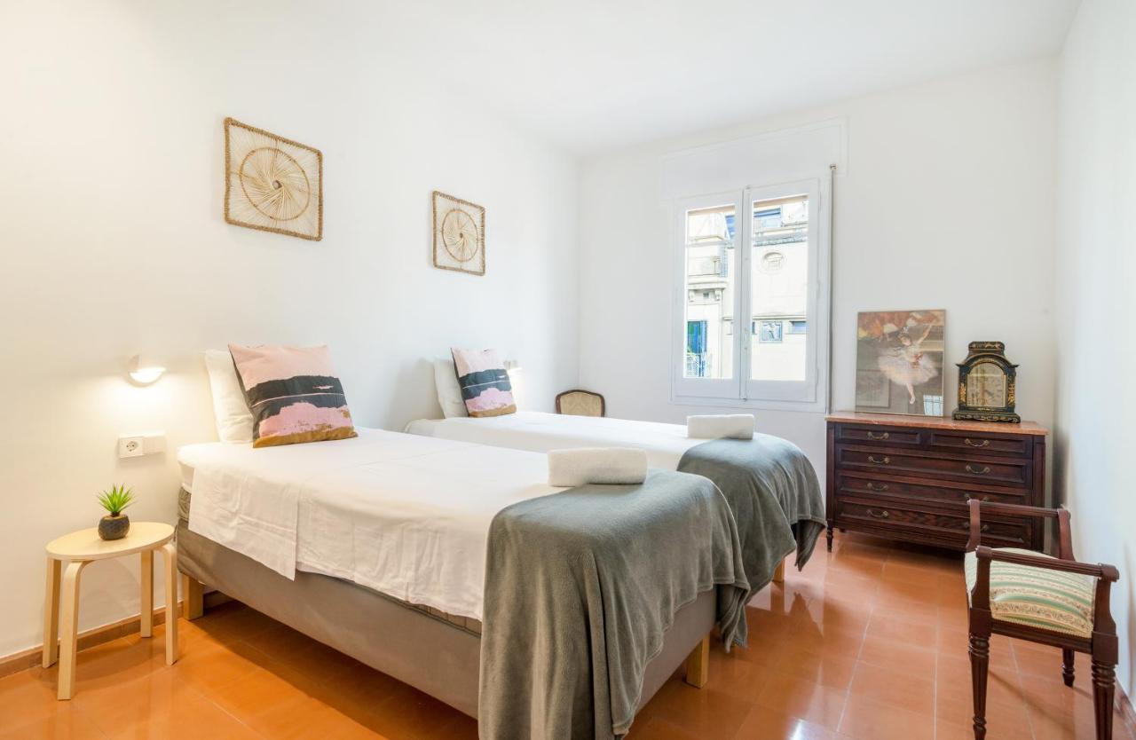 New Top Floor Apt With A Lot Of Light & Aircon 赫罗纳 外观 照片