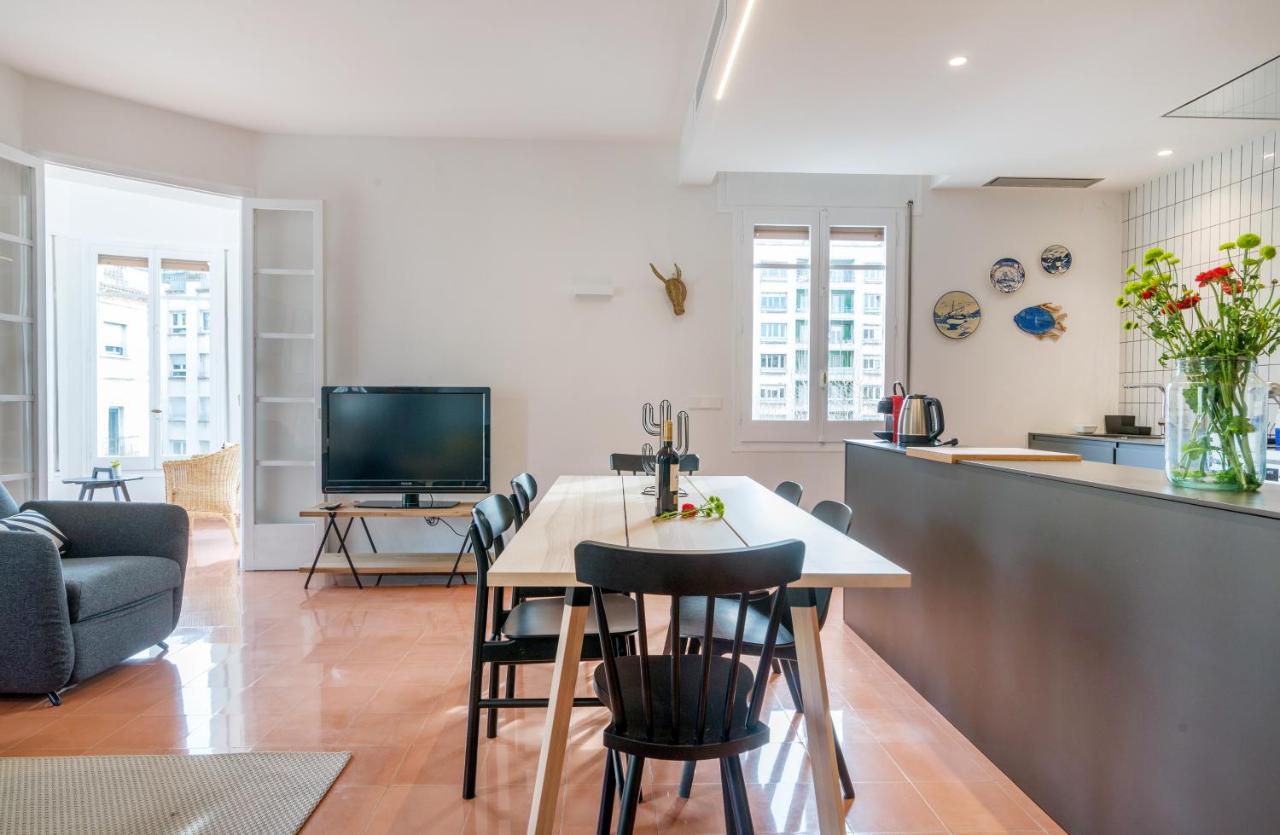 New Top Floor Apt With A Lot Of Light & Aircon 赫罗纳 外观 照片