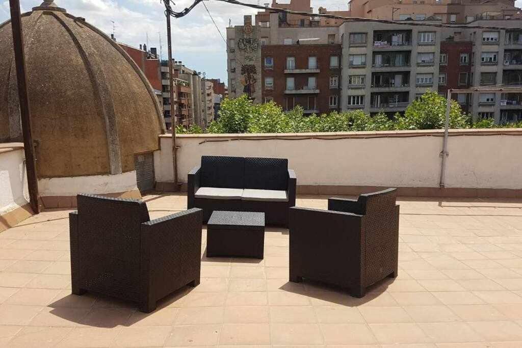 New Top Floor Apt With A Lot Of Light & Aircon 赫罗纳 外观 照片
