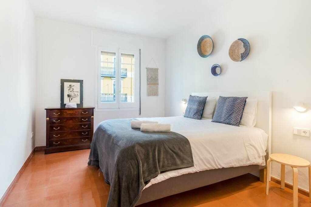 New Top Floor Apt With A Lot Of Light & Aircon 赫罗纳 外观 照片