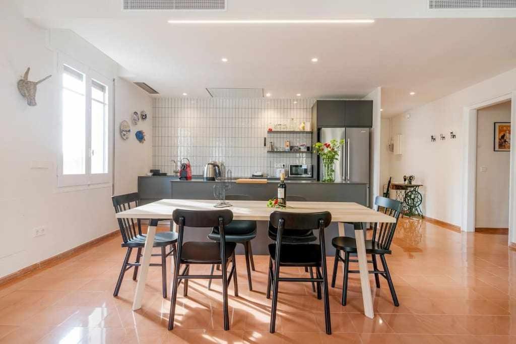 New Top Floor Apt With A Lot Of Light & Aircon 赫罗纳 外观 照片