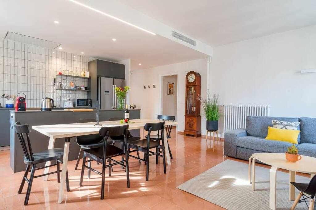 New Top Floor Apt With A Lot Of Light & Aircon 赫罗纳 外观 照片
