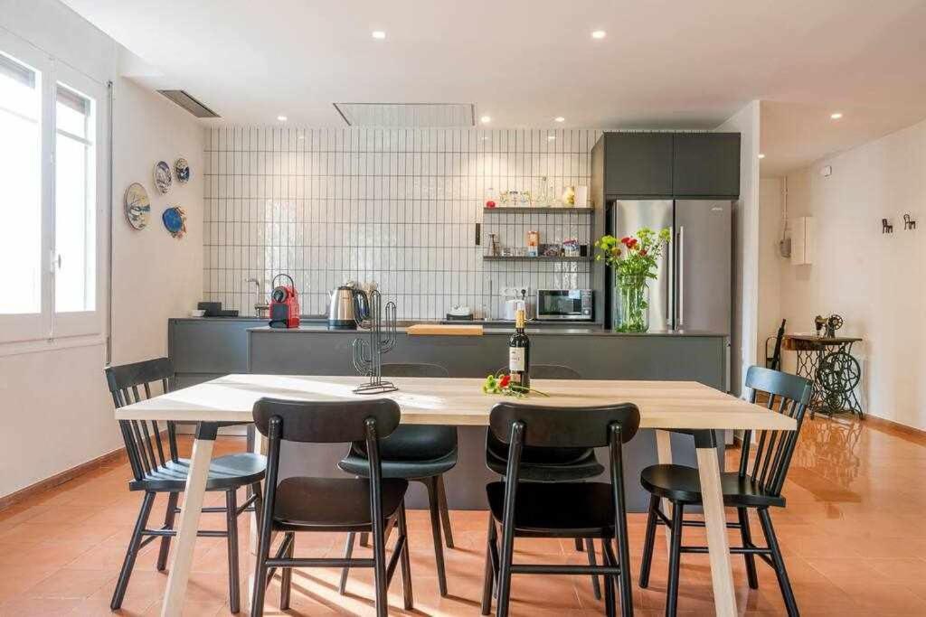 New Top Floor Apt With A Lot Of Light & Aircon 赫罗纳 外观 照片