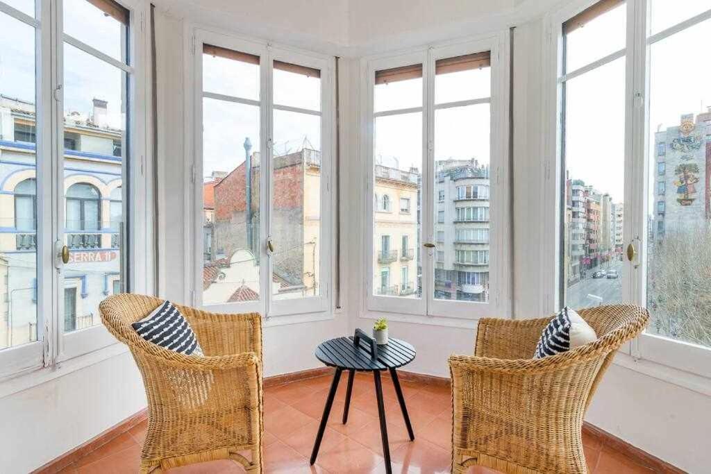New Top Floor Apt With A Lot Of Light & Aircon 赫罗纳 外观 照片