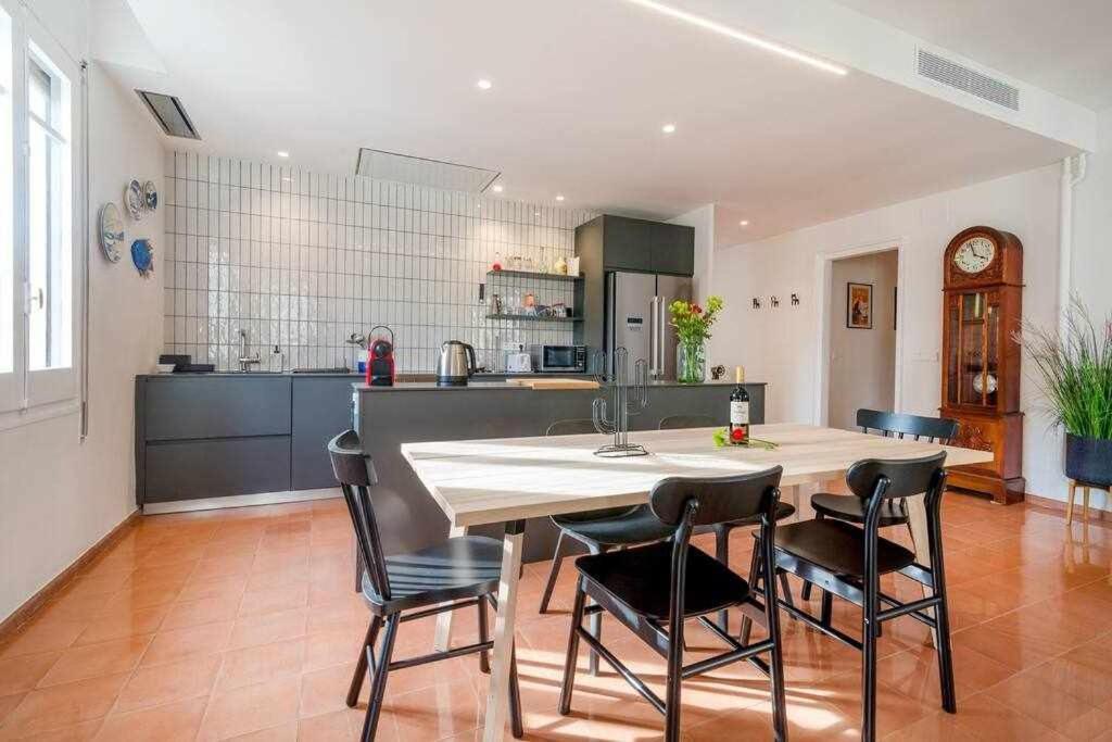 New Top Floor Apt With A Lot Of Light & Aircon 赫罗纳 外观 照片